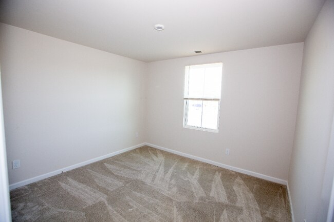 Building Photo - 209 Creighton Ridge Dr