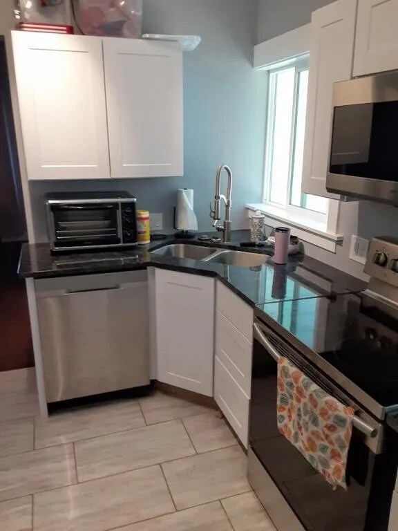 Building Photo - 684 E 400 N