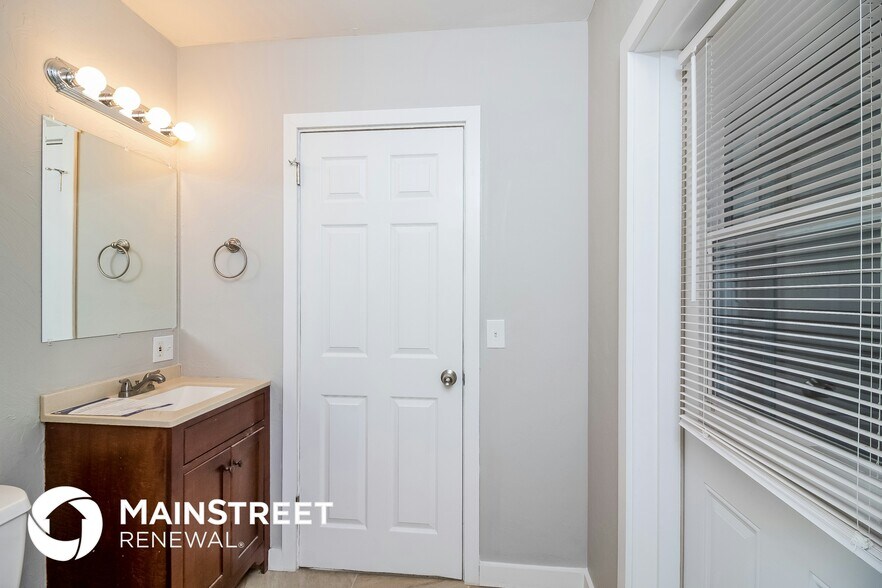 Building Photo - 5931 Olive Ave