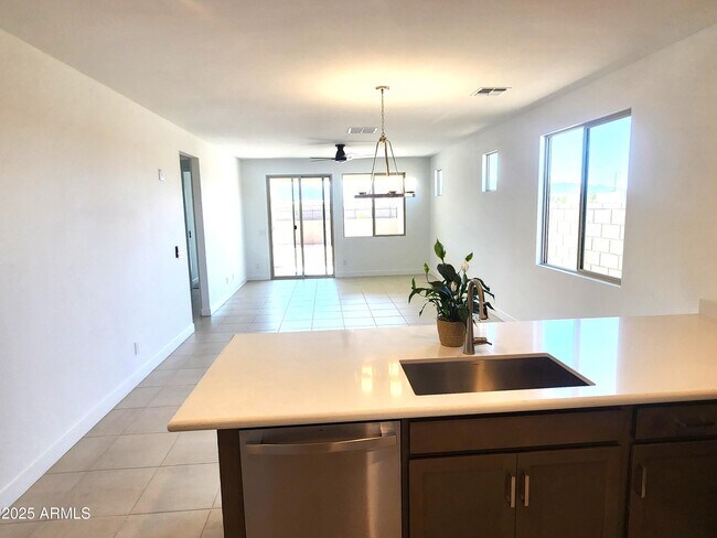 Building Photo - 11214 N 168th Dr