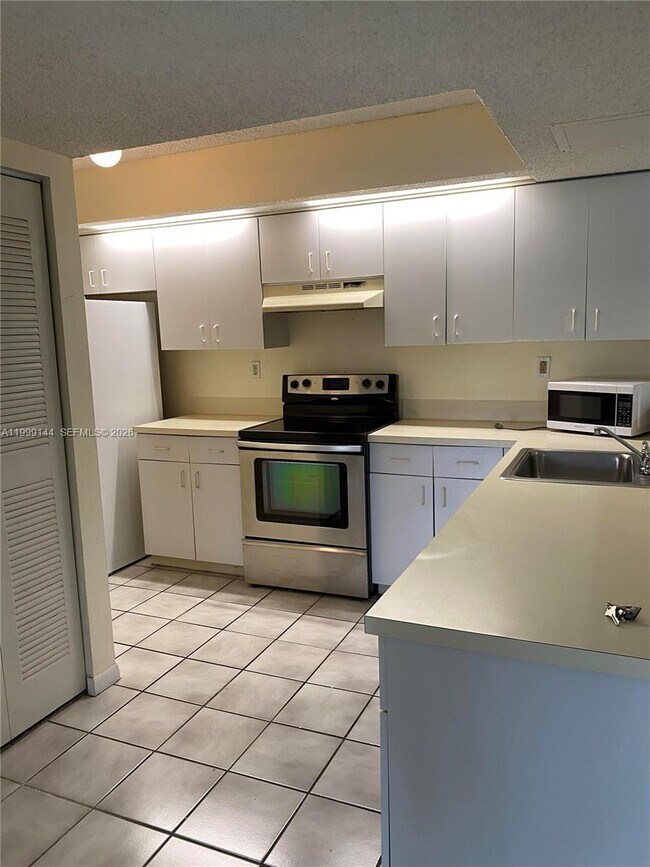 Building Photo - 8500 SW 212th St