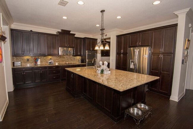 Building Photo - Beautiful 4 Bedroom/4 Bath in Belle Isle w...