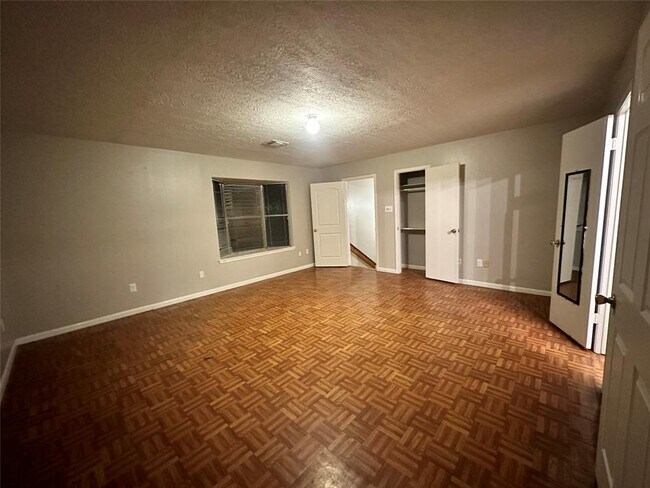 Building Photo - 1511 Greenbriar Ave