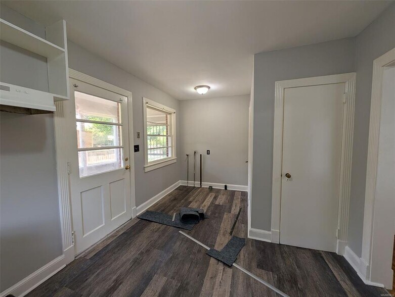 Building Photo - 10 Brantwood Dr