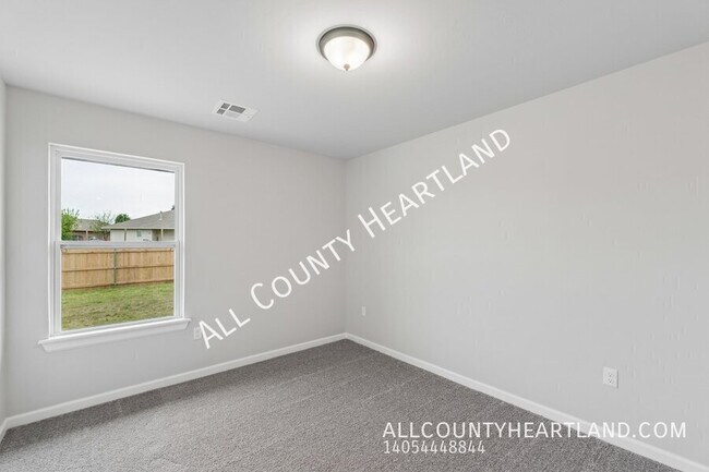 Building Photo - 1017 Redwood Creek Dr