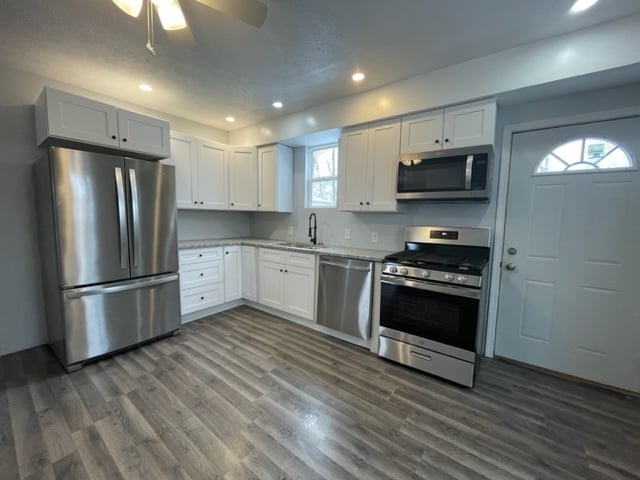 Building Photo - 809 S George Ave