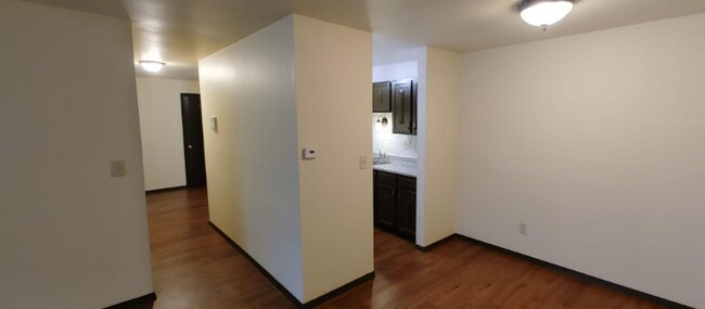 Building Photo - 5101 N Lovers Lane Rd