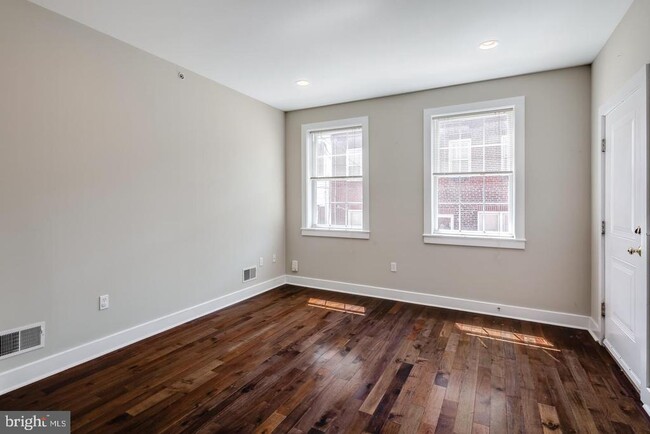 Building Photo - 2633 Catharine St