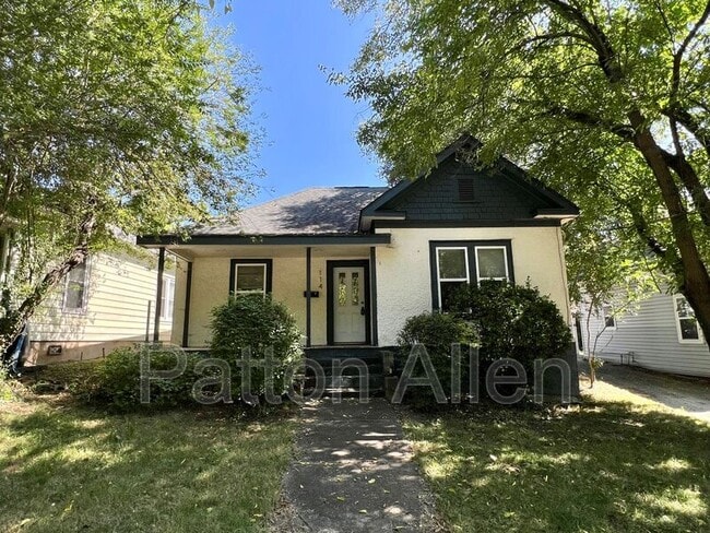 Building Photo - 114 Clingman Ave