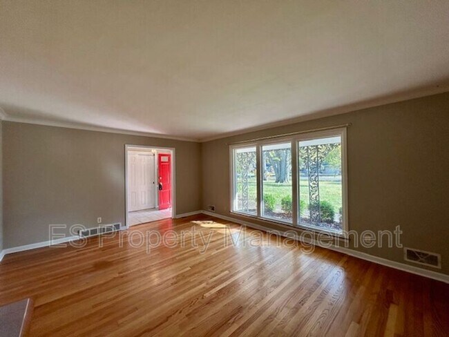 Building Photo - 5106 Radnor Rd