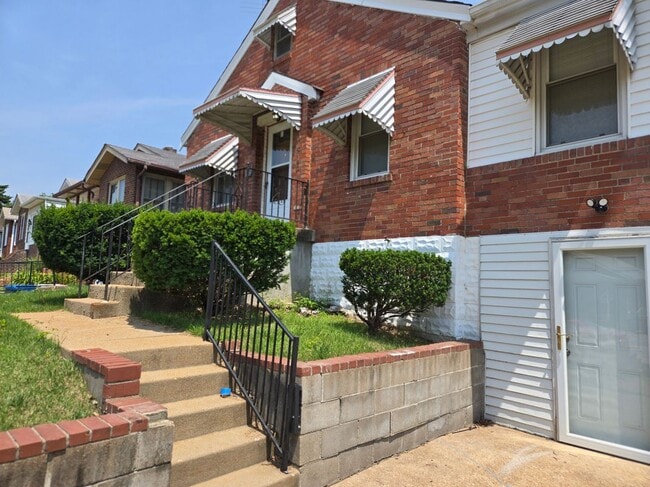 Building Photo - 6415 Perry Dr