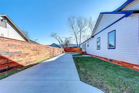 Building Photo - 8110 Helmers St