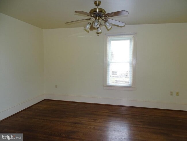 Building Photo - 7512 Friendship Village Rd