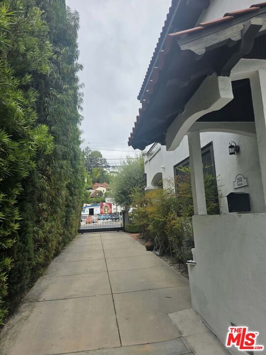 Building Photo - 2500 Hyperion Ave
