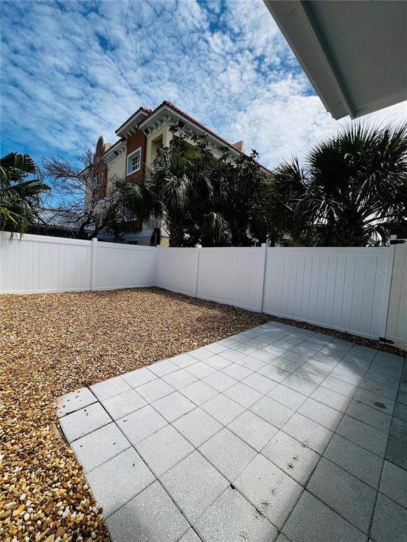Building Photo - 160 175th Terrace Dr E