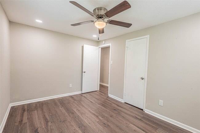 Building Photo - 2110 N Galveston Ave