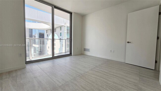 Building Photo - 77 SE 5th St