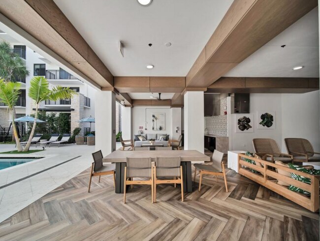 Building Photo - 8450 NW 102nd Ave