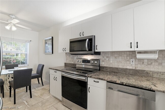 Building Photo - 2460 Old Groves Rd