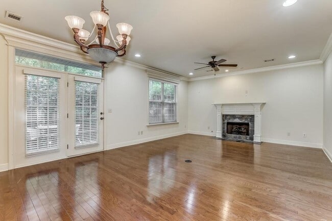 Building Photo - 2800 Belle Chase Ln