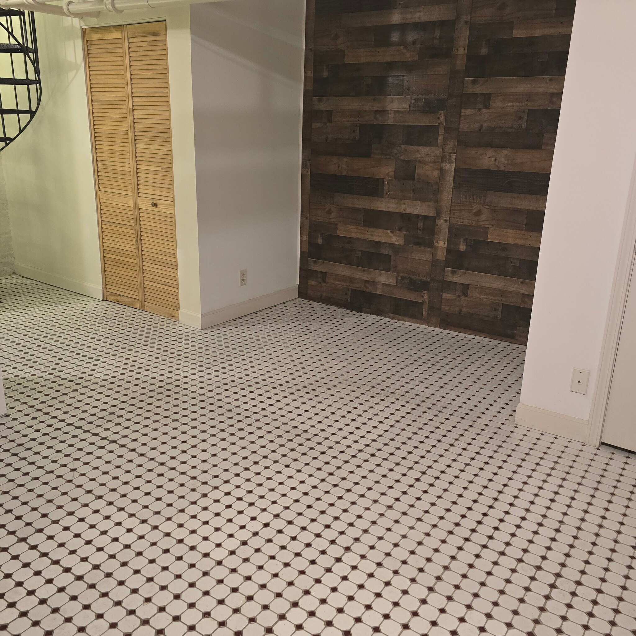 Building Photo - 6008 8th Ave