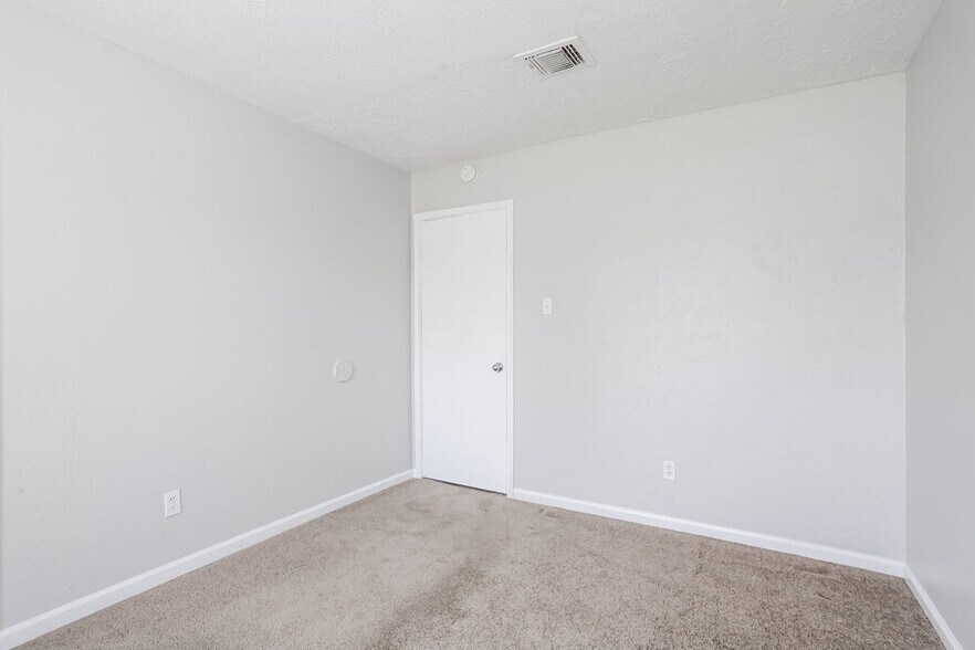 Building Photo - 16158 Coyridge Ln