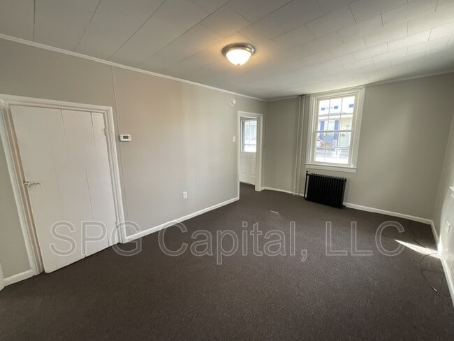 Building Photo - 21 S Washington St