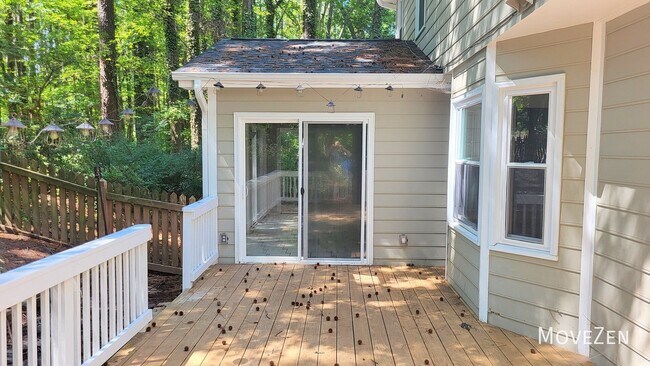 Building Photo - 1407 Hall Blvd