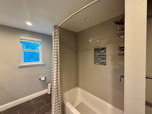 Building Photo - 13455 Mill Grove Ln