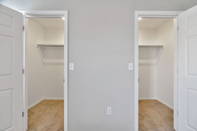 Building Photo - Spacious 3 bed, 2 bath in East Siloam Springs! Fenced yard, laundry included!