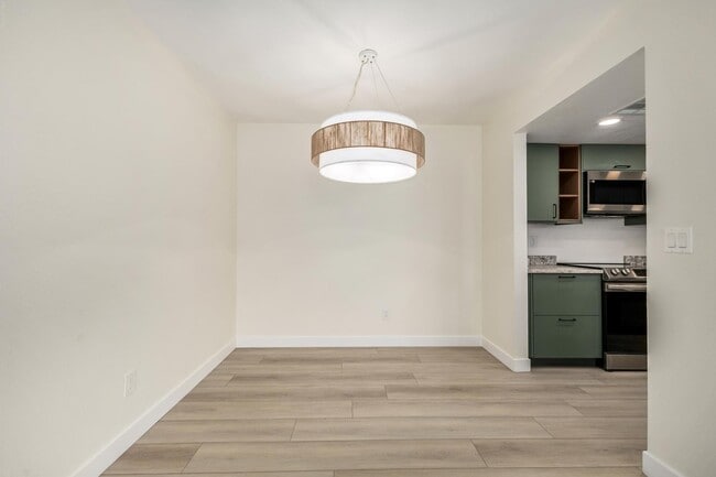 Building Photo - 222 W Brown Rd