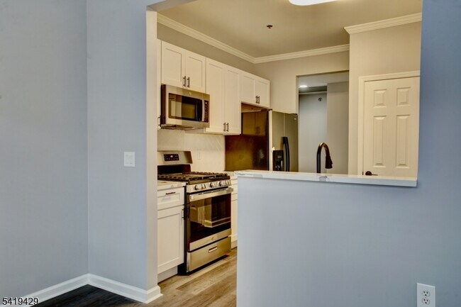 Building Photo - 15 Conover Terrace