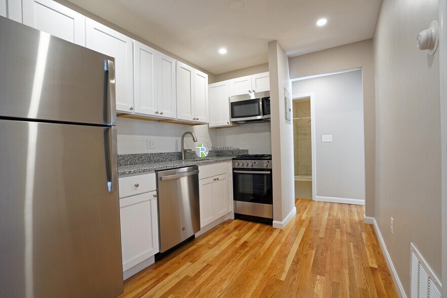 Building Photo - 14 Lorraine Ter