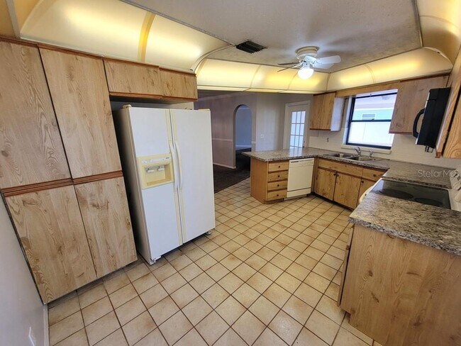 Building Photo - 7553 High Pines Ct