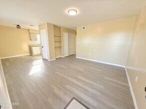 Building Photo - 506 N 11th St