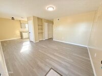 Building Photo - 506 N 11th St