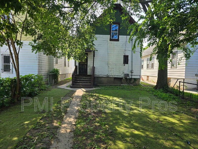 Building Photo - 2626 N 24th St