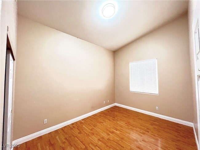 Building Photo - 258 Whitewater Village Ct