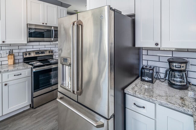 Building Photo - 422 Thornton St