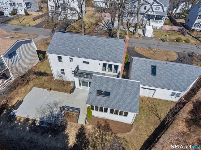 Building Photo - 86 Benson Pl