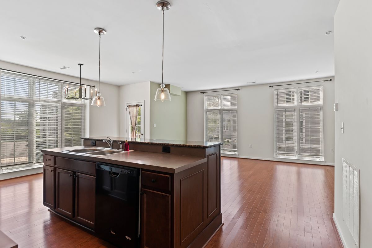 Building Photo - 3030 Meridian Cmns