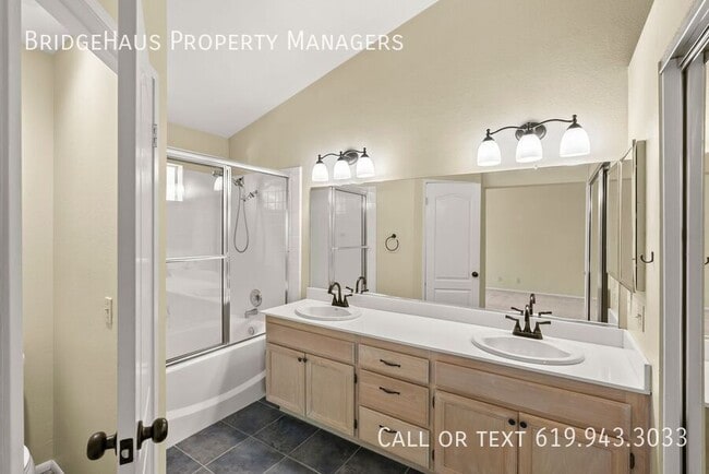 Building Photo - 11048 Portobelo Dr