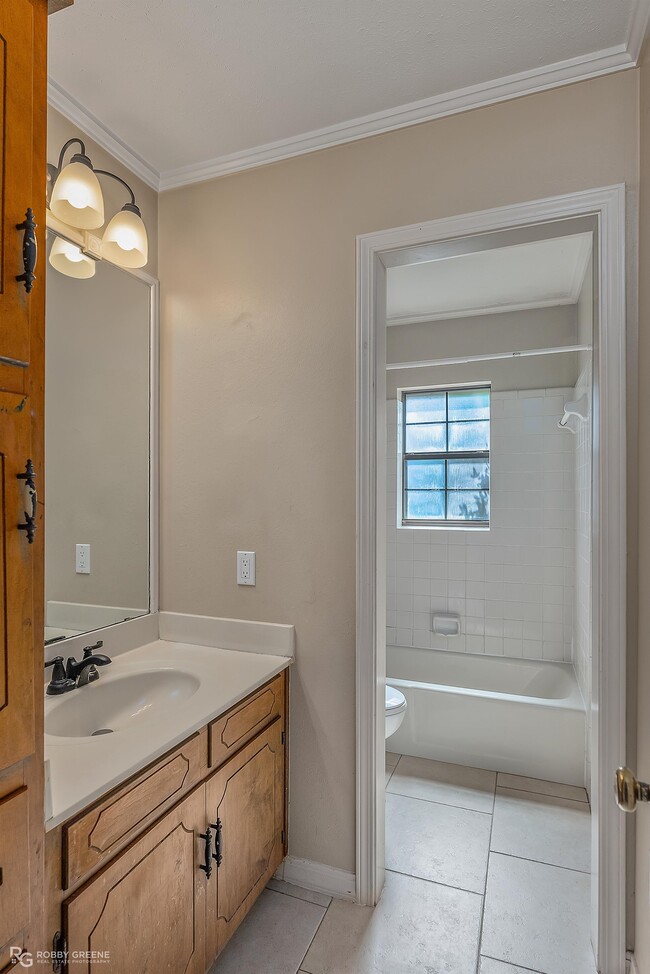 Building Photo - 2637 Brown St