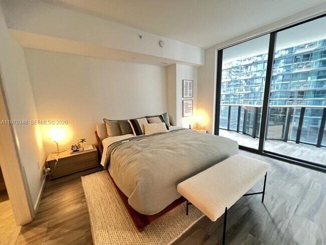 Building Photo - 801 S Miami Ave