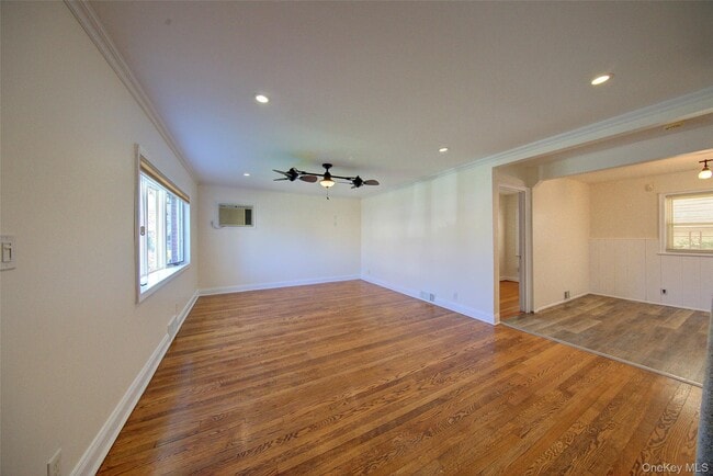 Building Photo - 411 St John Pl