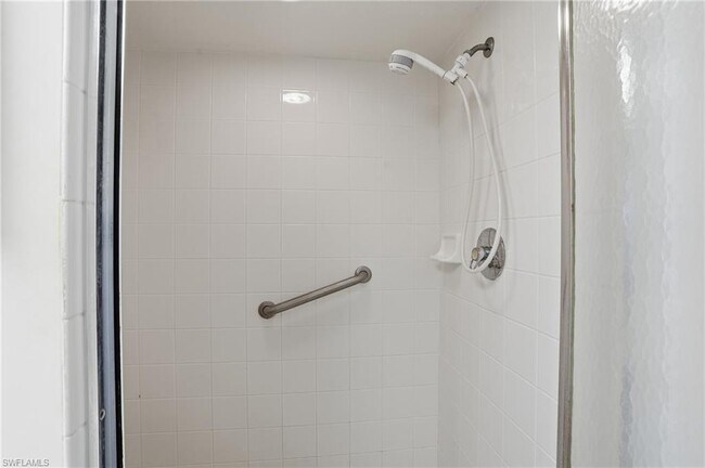 Building Photo - 2460 Old Groves Rd