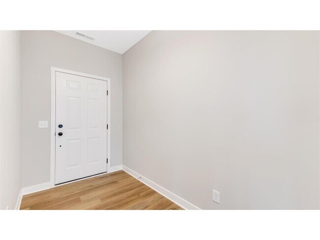 Building Photo - 2149 Westpointe Dr