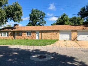 Building Photo - 104 Williams St