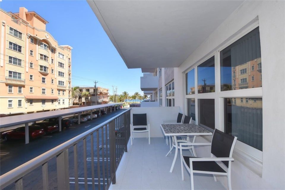 Building Photo - 405 N Ocean Blvd