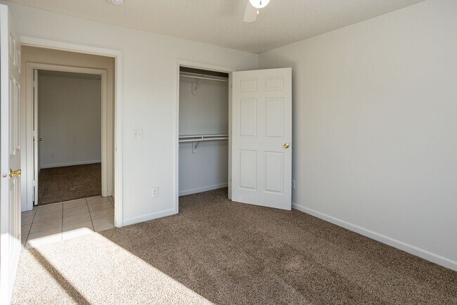 Building Photo - 3 Bedroom, Single-story Townhomes for rent...